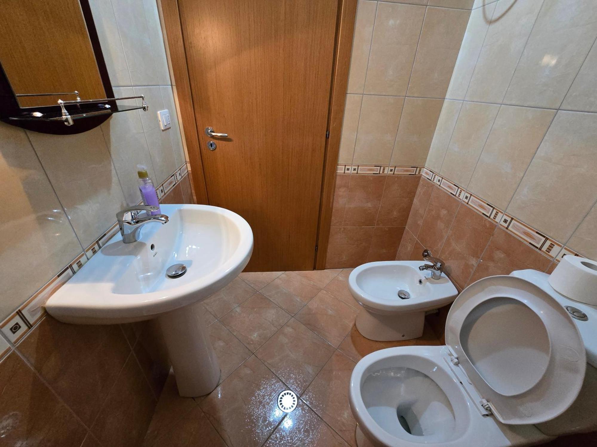 Modern , Quiet , Family Friendly & Fully Furnished Apartment Wlora Zewnętrze zdjęcie