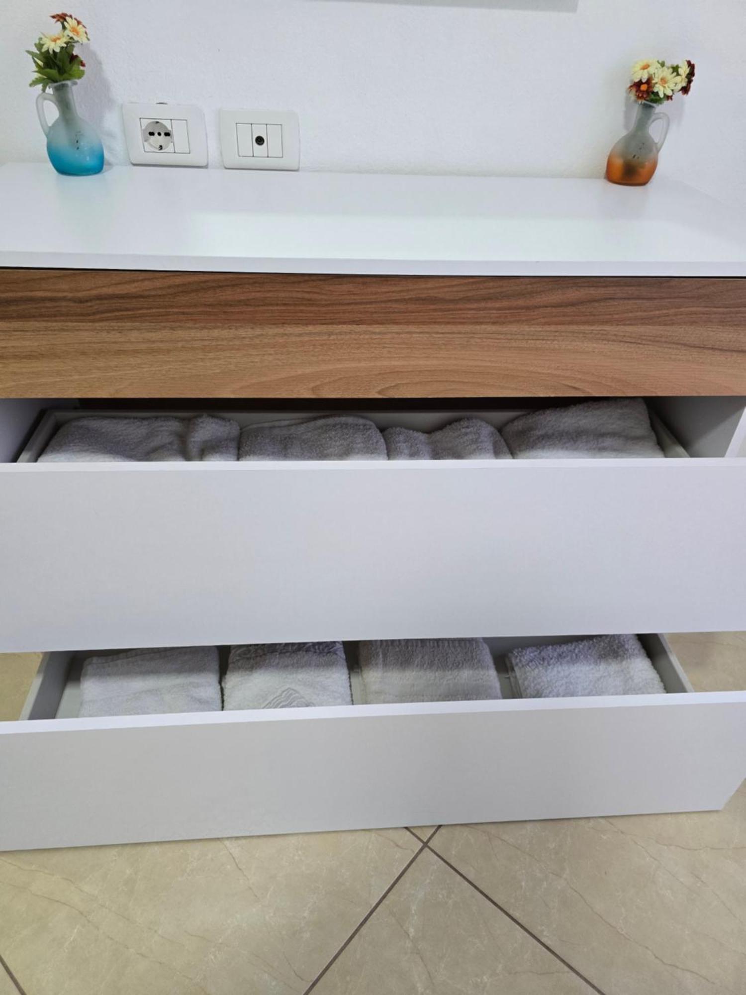 Modern , Quiet , Family Friendly & Fully Furnished Apartment Wlora Zewnętrze zdjęcie